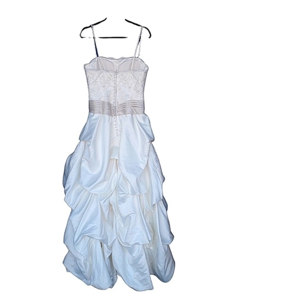 size 12. Stunning and elegant. A fit that perfects that hourglass shape! - Picture 8 of 11